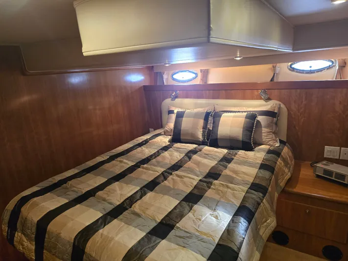 Third Wish Yacht Photos Pics Luxurious bedroom in Navigator 44C yacht, year 2005.