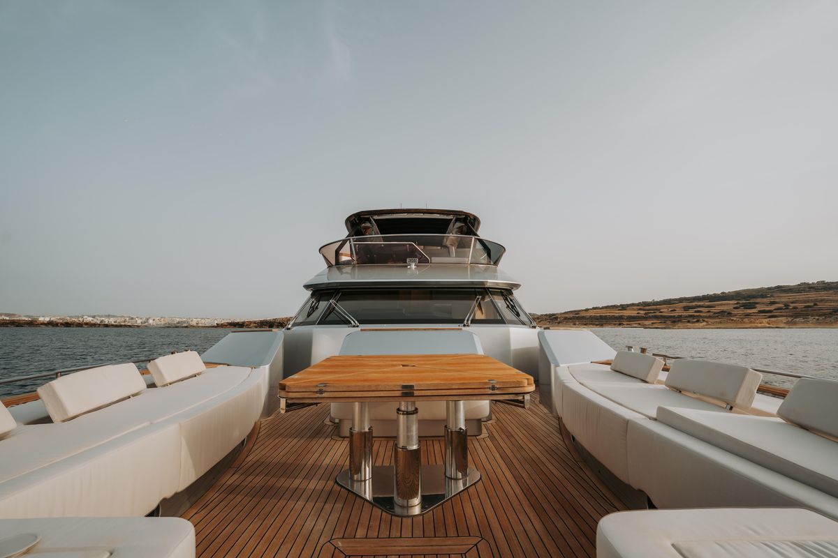 2013 Monte Carlo Yachts 86 