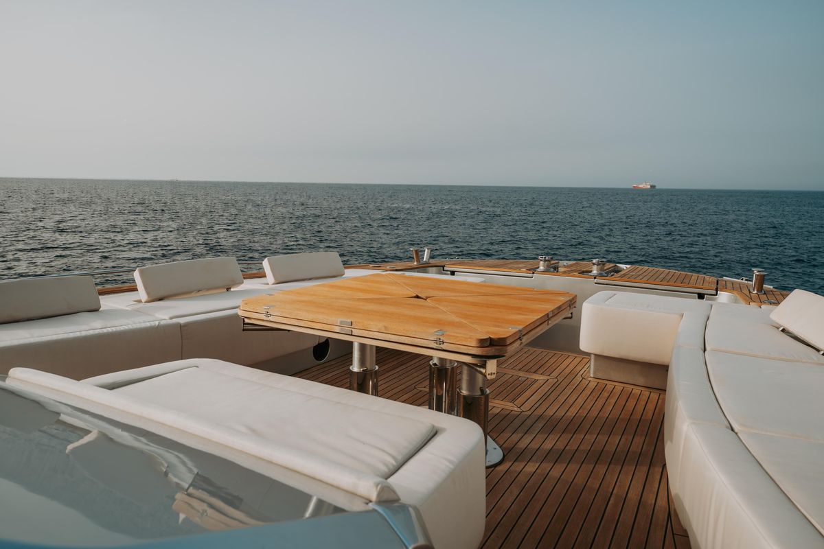 2013 Monte Carlo Yachts 86 
