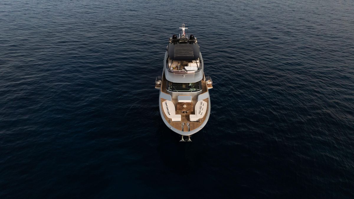 2013 Monte Carlo Yachts 86 