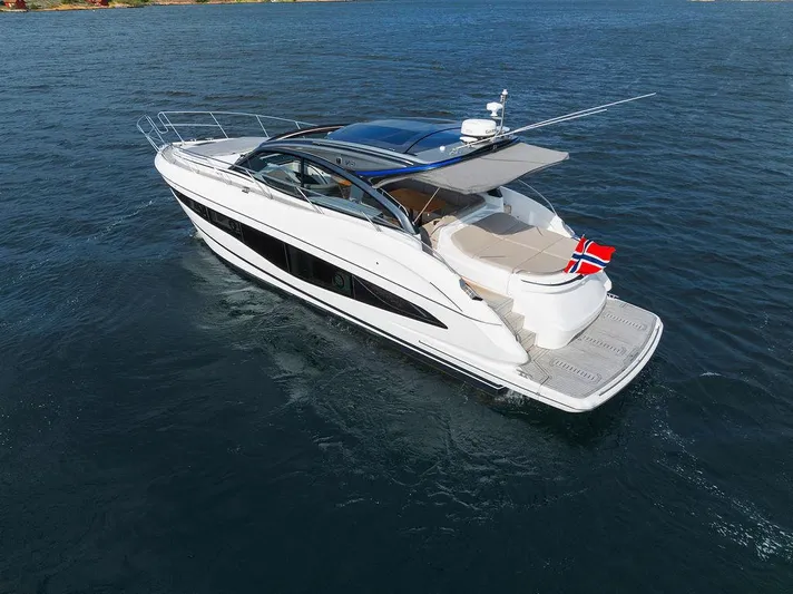 V50330 Yacht Photos Pics 