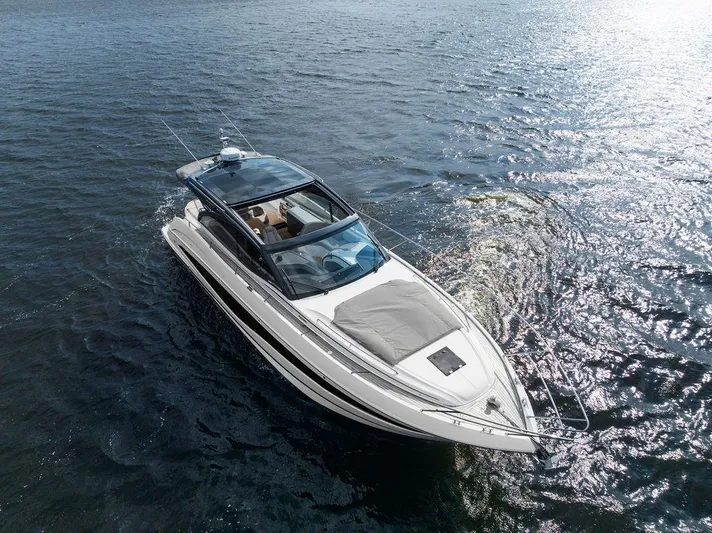 V50330 Yacht Photos Pics 