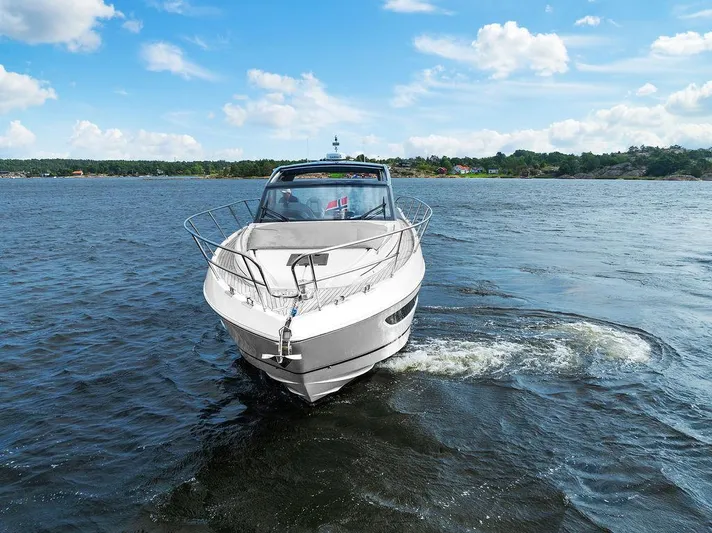 V50330 Yacht Photos Pics 