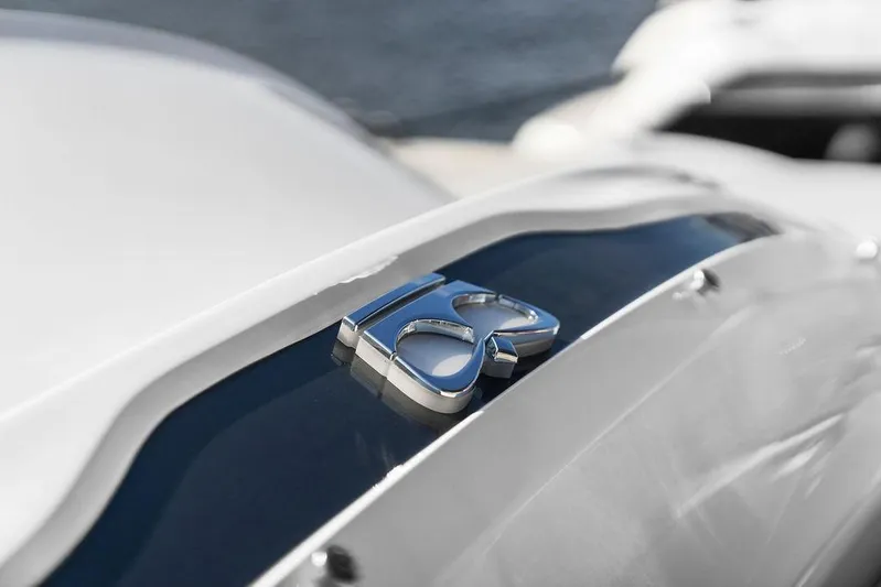 V50330 Yacht Photos Pics 