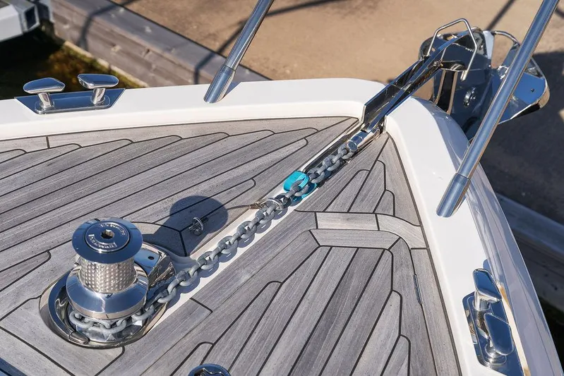 V50330 Yacht Photos Pics 