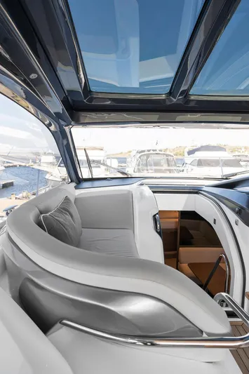 V50330 Yacht Photos Pics 