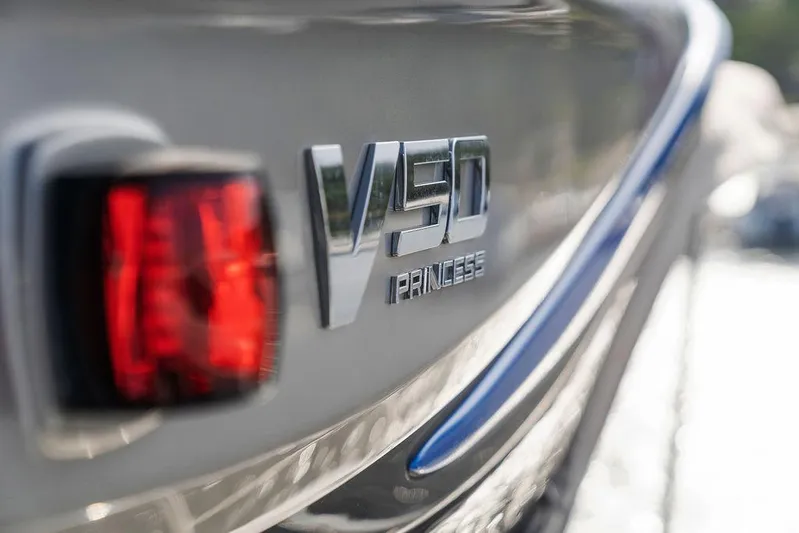 V50330 Yacht Photos Pics 