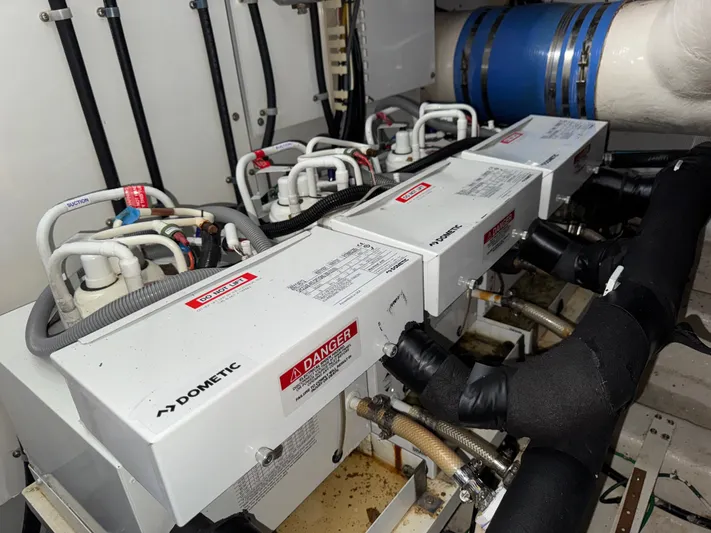 Aviana Joli Yacht Photos Pics 