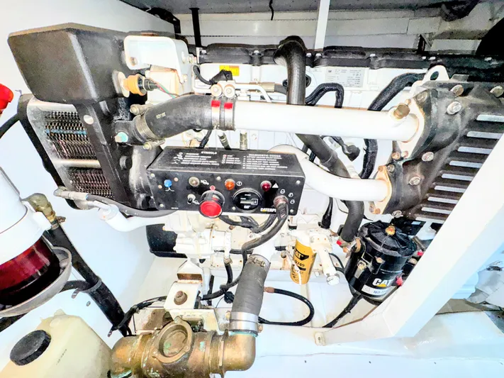 Aviana Joli Yacht Photos Pics 