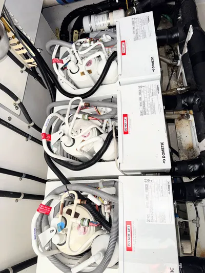 Aviana Joli Yacht Photos Pics 