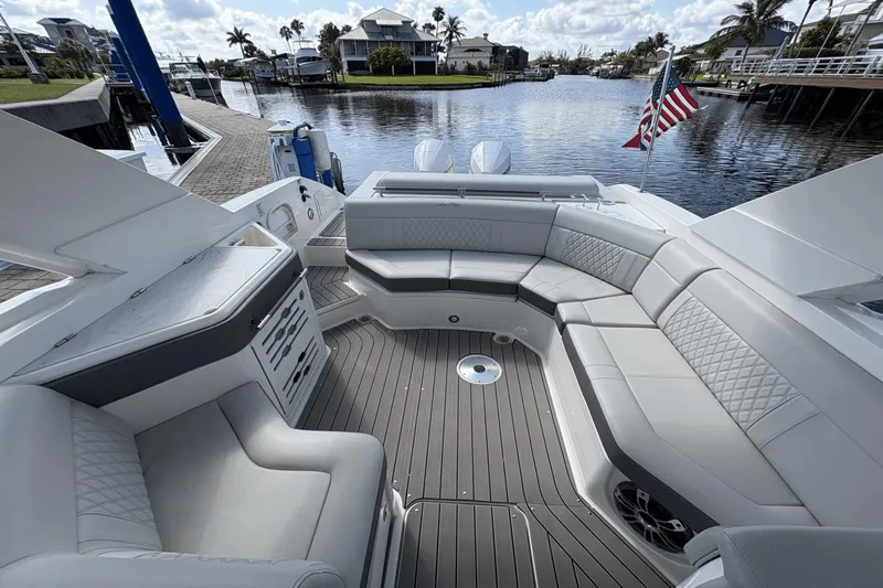 Cheers! Yacht Photos Pics 