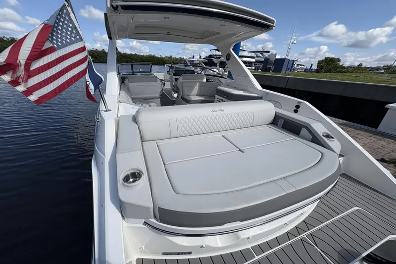 Cheers! Yacht Photos Pics 