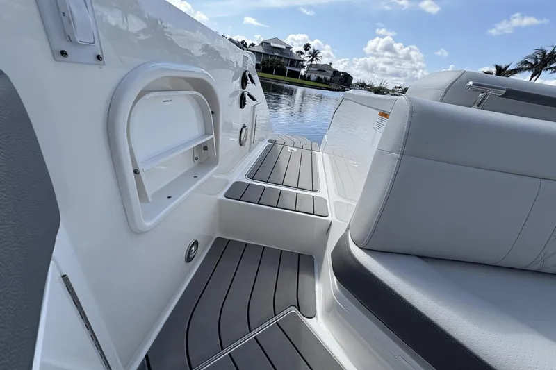 Cheers! Yacht Photos Pics 