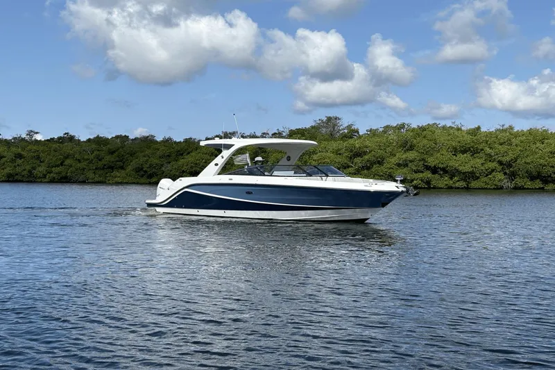 Cheers! Yacht Photos Pics 