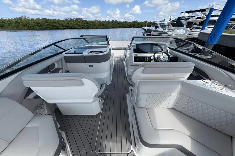 Cheers! Yacht Photos Pics 