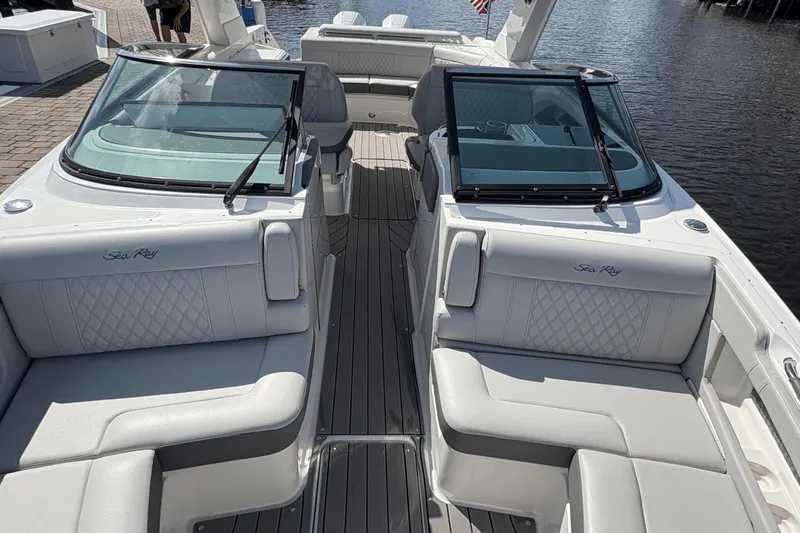 Cheers! Yacht Photos Pics 