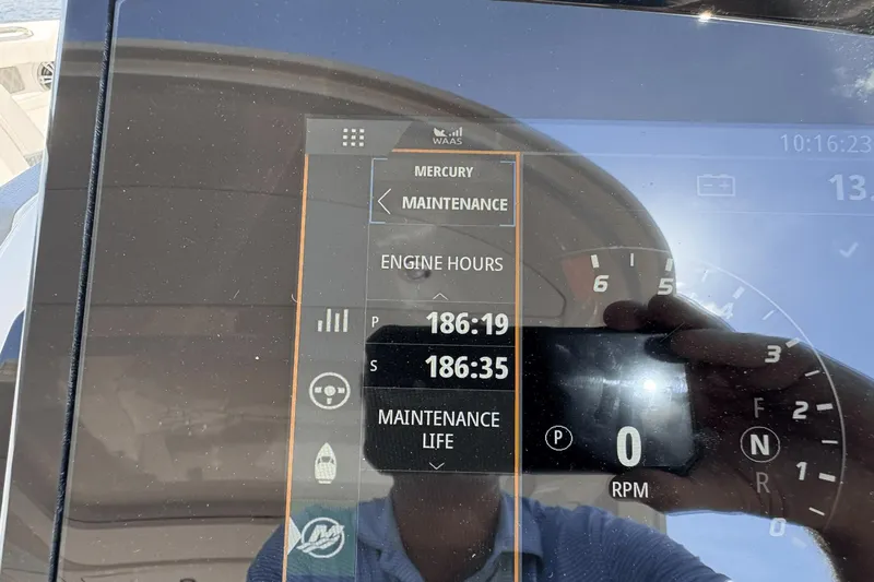 Cheers! Yacht Photos Pics 