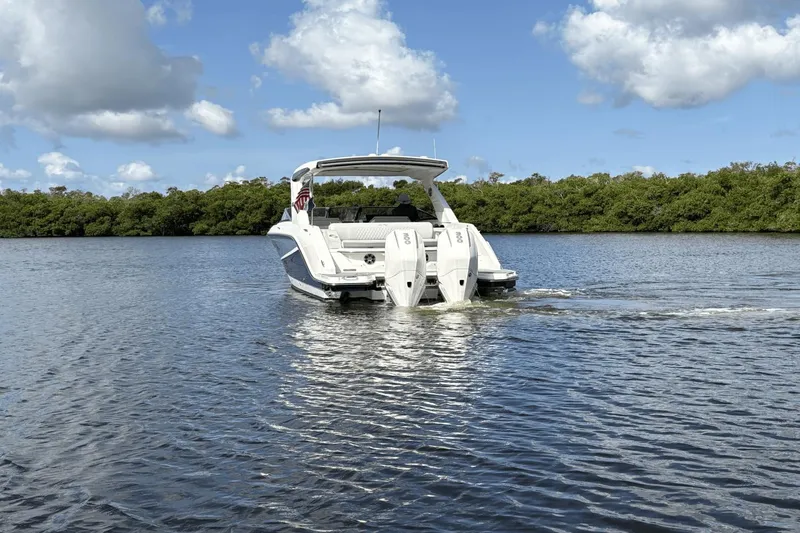 Cheers! Yacht Photos Pics 