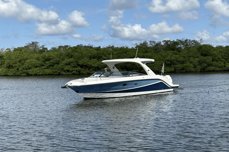 Cheers! Yacht Photos Pics 