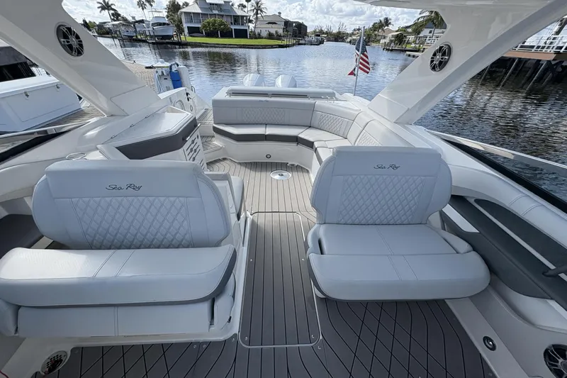 Cheers! Yacht Photos Pics 