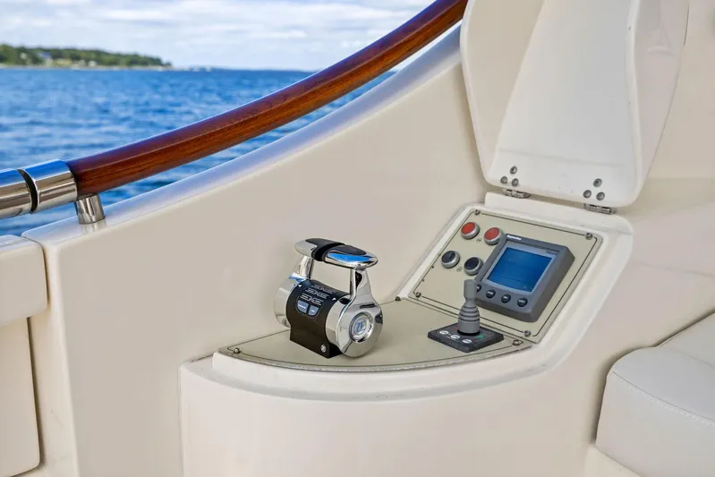 Cetacea Yacht Photos Pics Control panel of 2008 Mochi Craft Dolphin yacht with ocean view.