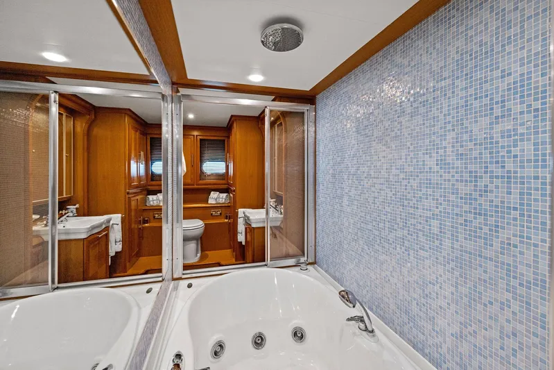 Cetacea Yacht Photos Pics 