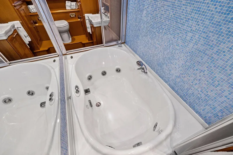 Cetacea Yacht Photos Pics 