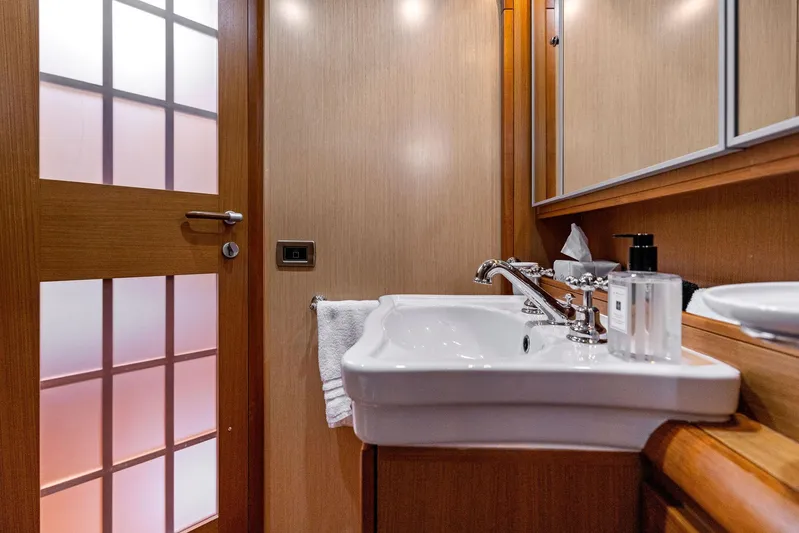 Cetacea Yacht Photos Pics 