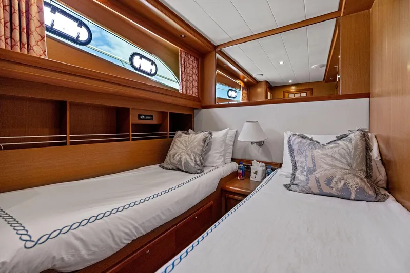 Cetacea Yacht Photos Pics 