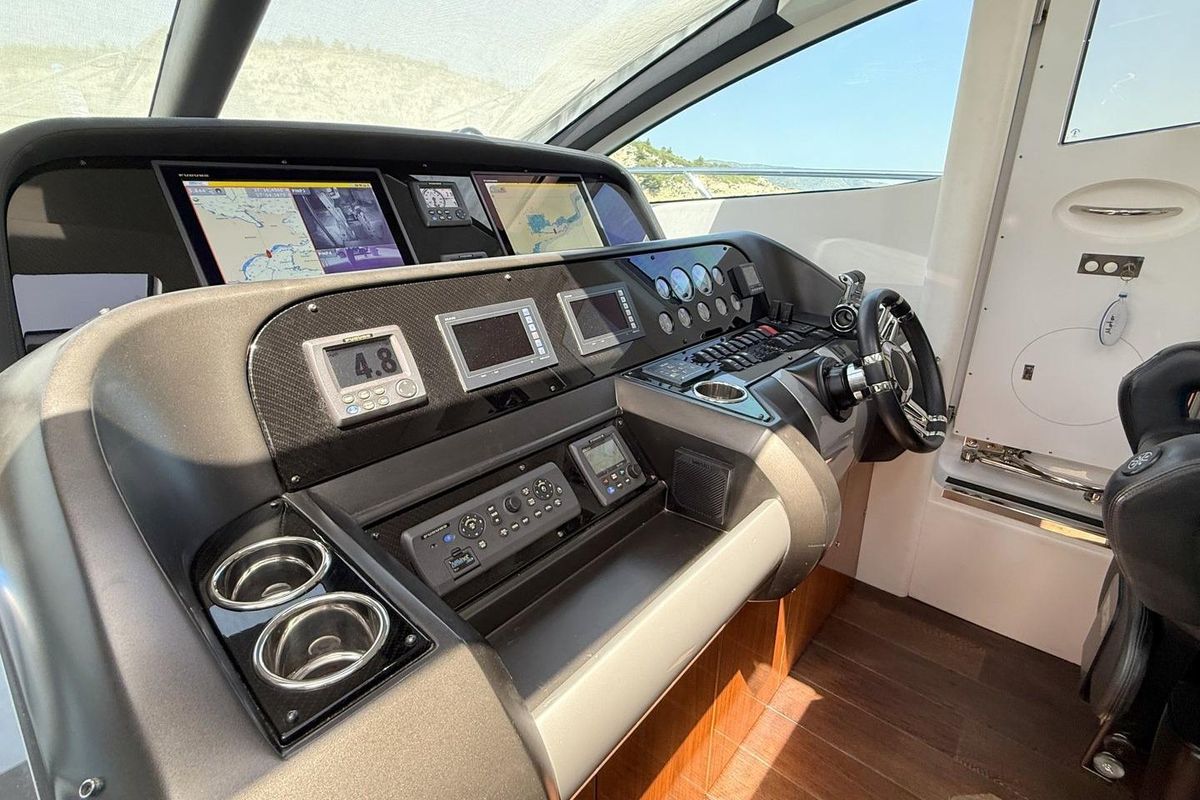 2011 Sunseeker 73
