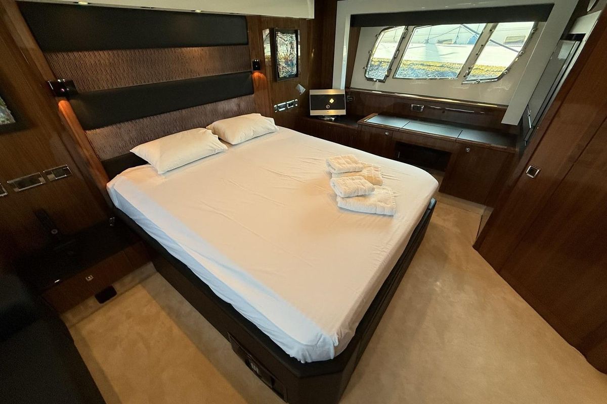 2011 Sunseeker 73