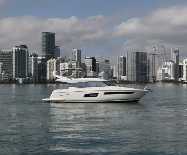 Rebus Yacht Photos Pics 2015 Prestige 550 Fly - Image 8