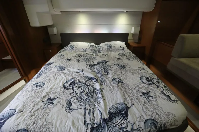 Rebus Yacht Photos Pics 2015 Prestige 550 Fly - Image 44