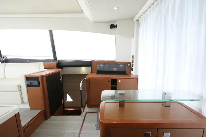 Rebus Yacht Photos Pics 2015 Prestige 550 Fly - Image 31