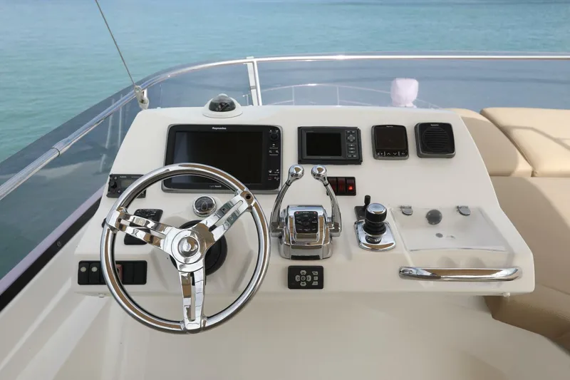 Rebus Yacht Photos Pics 2015 Prestige 550 Fly - Image 24