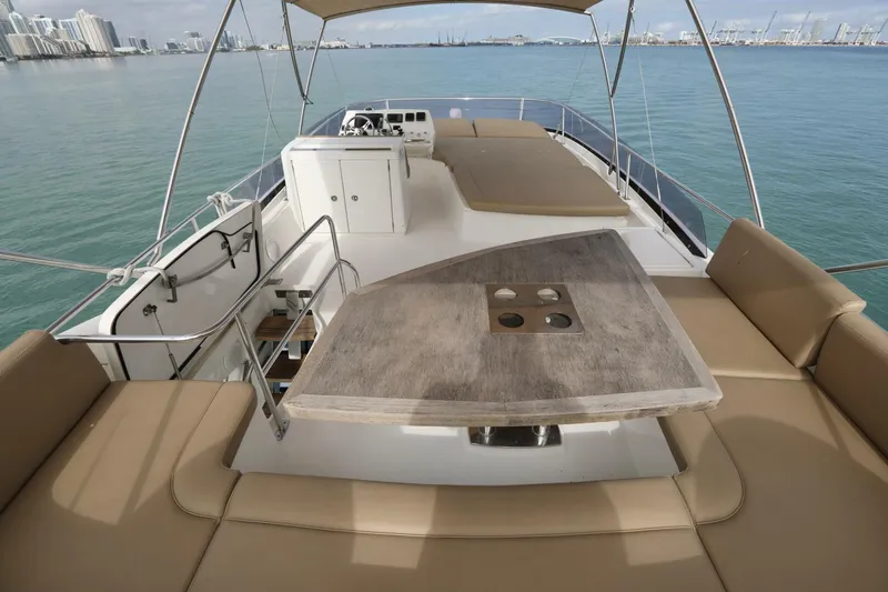 Rebus Yacht Photos Pics 2015 Prestige 550 Fly - Image 20