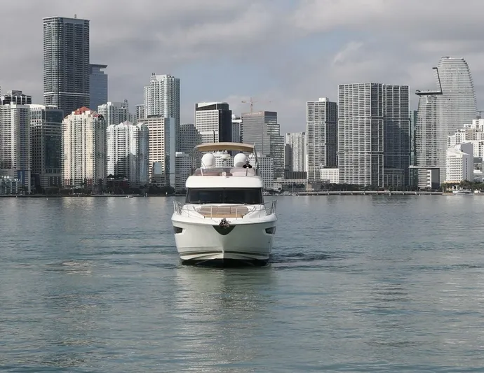 Rebus Yacht Photos Pics 2015 Prestige 550 Fly - Image 9