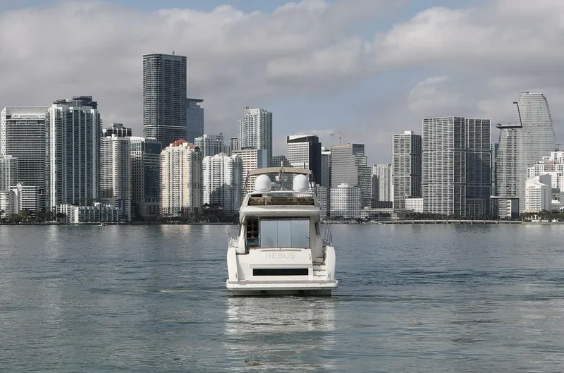 Rebus Yacht Photos Pics 2015 Prestige 550 Fly - Image 7