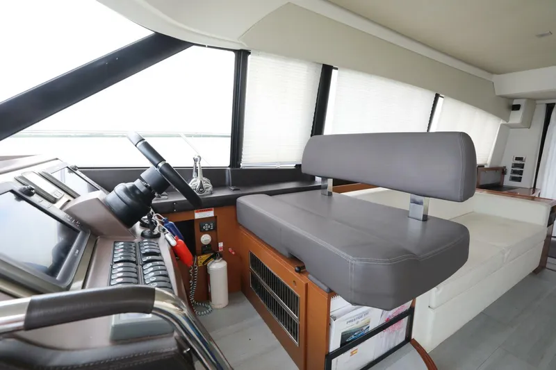 Rebus Yacht Photos Pics 2015 Prestige 550 Fly - Image 34