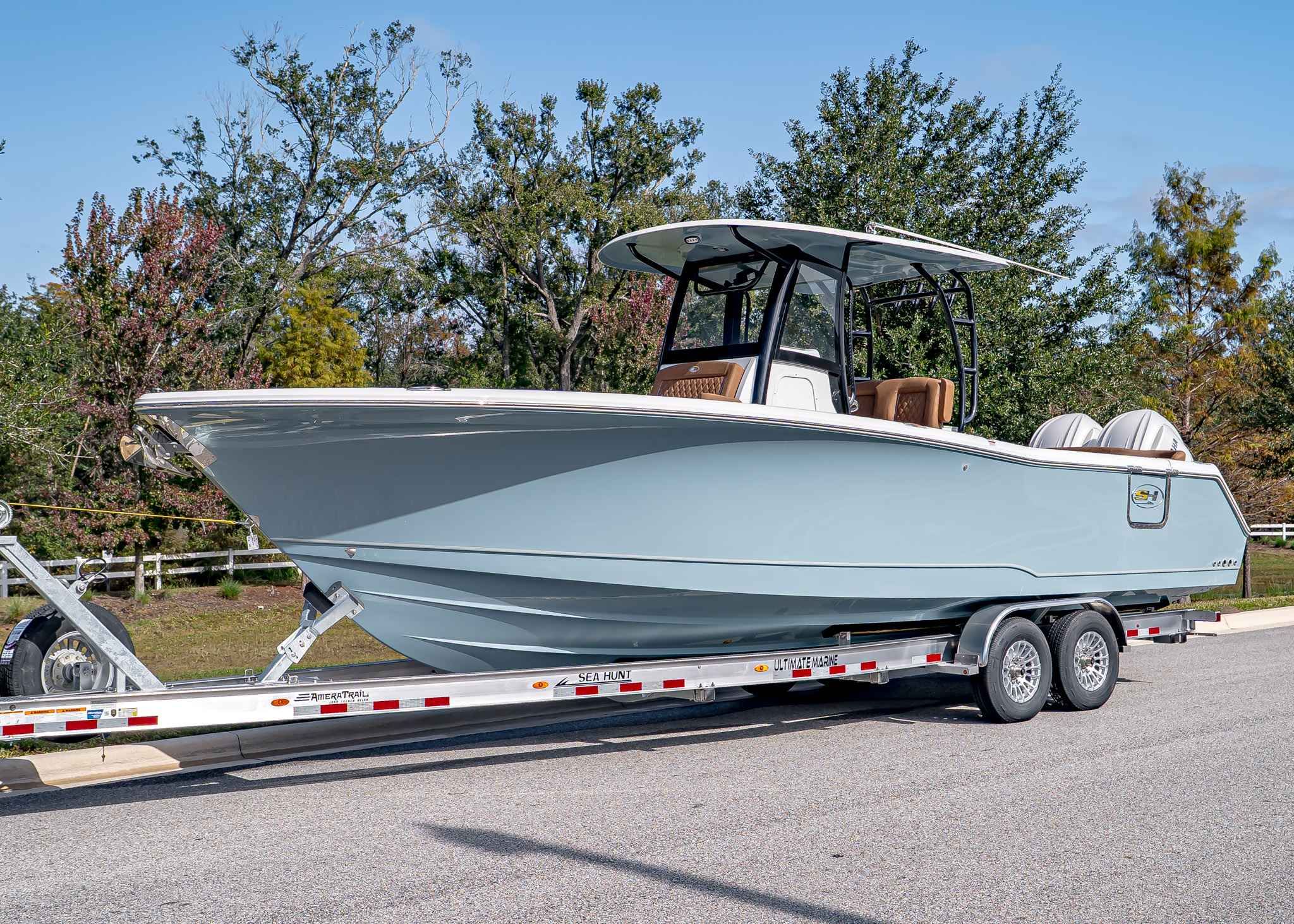 Sea Hunt Ultra 305 Coffin Box