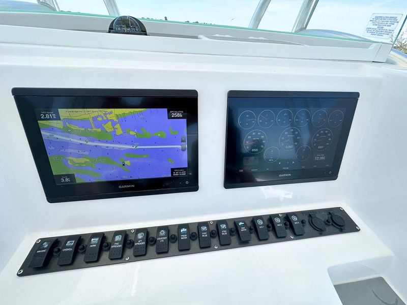 2022 Twin Vee 260SE