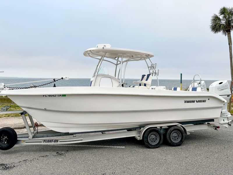 2022 Twin Vee 260SE