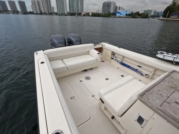  Yacht Photos Pics 2006 Pursuit 34 Drummond Island Runner - Image 9