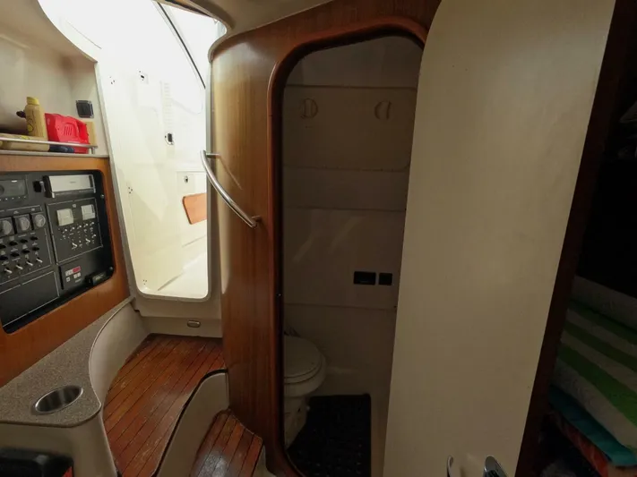  Yacht Photos Pics 2006 Pursuit 34 Drummond Island Runner - Image 15