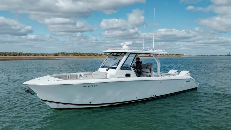 Mindy's Tyde III Yacht Photos Pics 