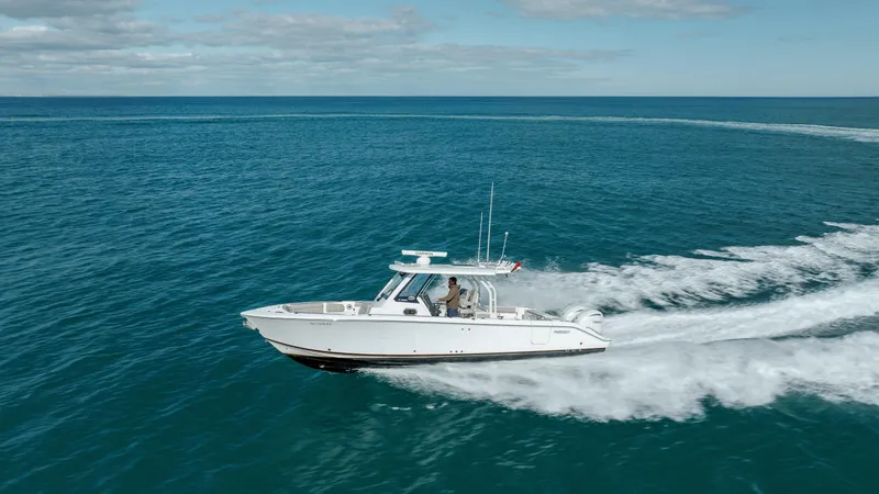 Mindy's Tyde III Yacht Photos Pics 