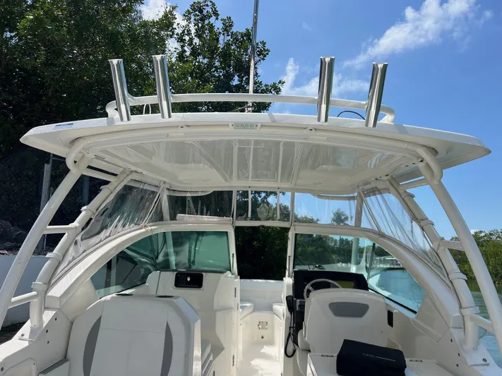  Yacht Photos Pics 2022 Pursuit 266 Dc - Image 43