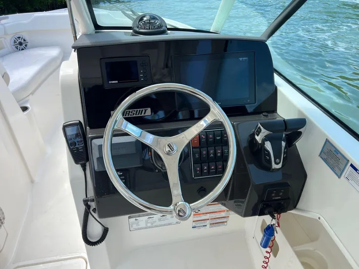  Yacht Photos Pics 2022 Pursuit 266 Dc - Image 22