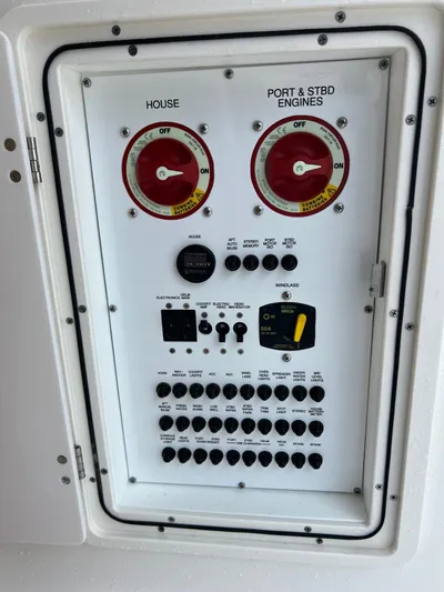  Yacht Photos Pics 2022 Pursuit 266 Dc - Image 35