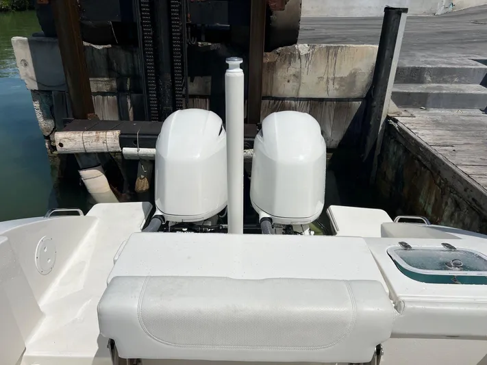  Yacht Photos Pics 2022 Pursuit 266 Dc - Image 46